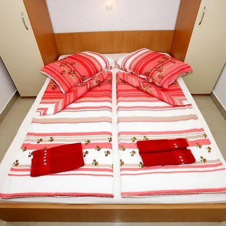 In With Sea View, Balcony, Air Conditioning, Wi-fi