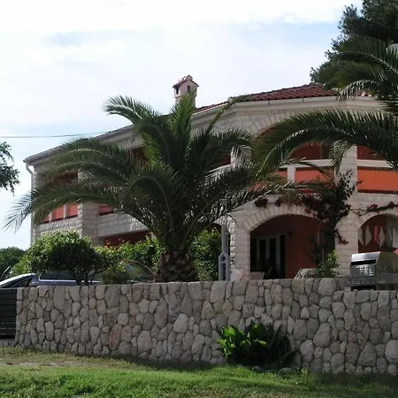 Apartment In With Sea View, Balcony, Air Conditioning, Wi-fi
