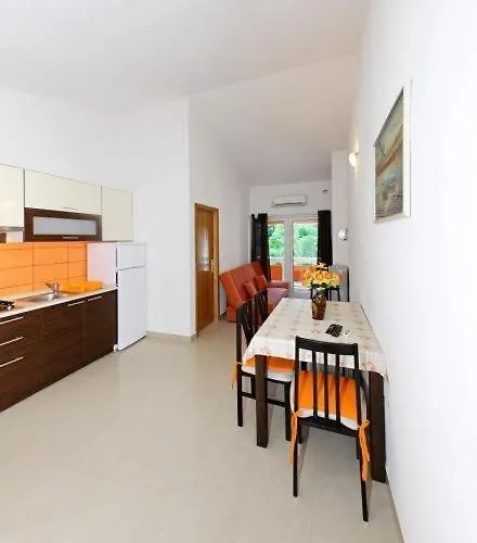 In With Sea View, Balcony, Air Conditioning, Wi-fi Apartment Vir
