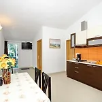 In With Sea View, Balcony, Air Conditioning, Wi-fi * Vir