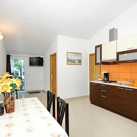 In With Sea View, Balcony, Air Conditioning, Wi-fi * Vir