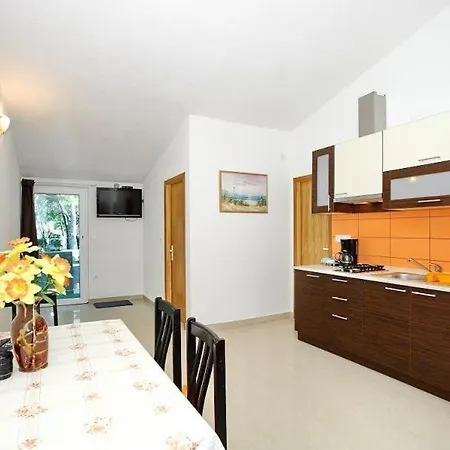 In With Sea View, Balcony, Air Conditioning, Wi-fi * Vir