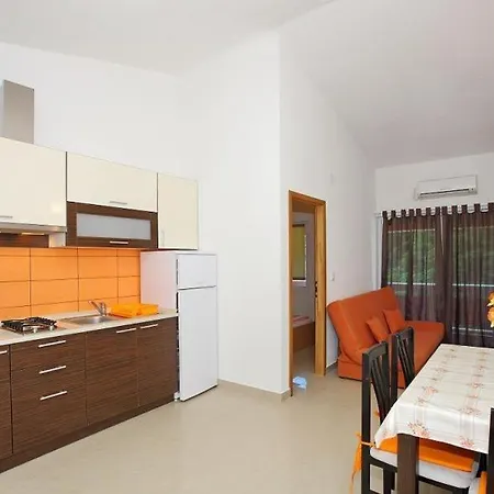 In With Sea View, Balcony, Air Conditioning, Wi-fi * Vir