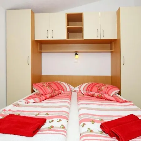 Lägenhet In With Sea View, Balcony, Air Conditioning, Wi-fi *